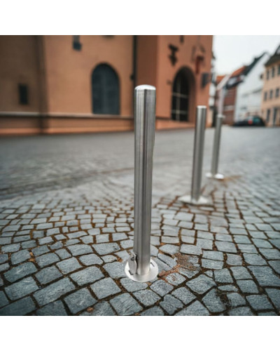 Stainless steel bollard Ø 89 mm removable for padlock, total height 1200 mm (approx. 900 mm above ground). Buy in the online store.