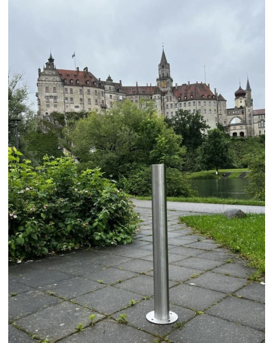 Bollard stainless steel Ø 89 mm stationary with base plate, to be fixed by plugs, without lock, total height approx. 900 mm above ground . Buy in the online store.