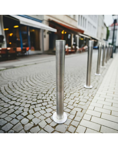 Stainless steel bollard Ø 89 mm, retractable with manual lifting/lowering, Triangular closure, 900 mm above ground. Buy in the online store.