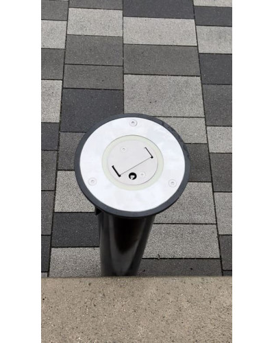 Stainless steel bollard Ø 89 mm, retractable with manual lifting/lowering, Triangular closure, 900 mm above ground. Buy in the online store.