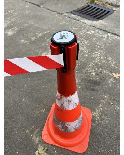 Traffic cone topper 3 m, red/white strap, red cassette . Buy in the online store.