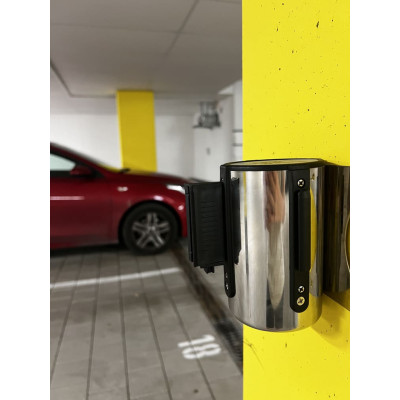Welches Personenleitsystem kaufen: Wandmontage oder Absperrpfosten im Online-Shop incapcorp.de