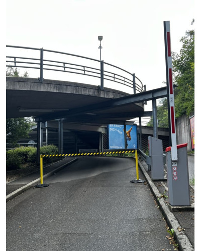 Demarcation outdoor barrier post yellow, belt yellow/black. Buy in the online store.