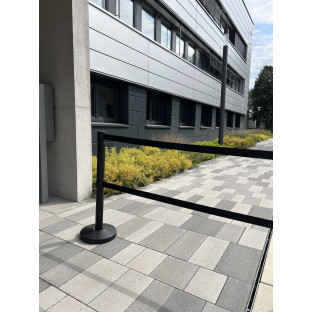 People guidance systems in medical facilities - characteristics and difficulties